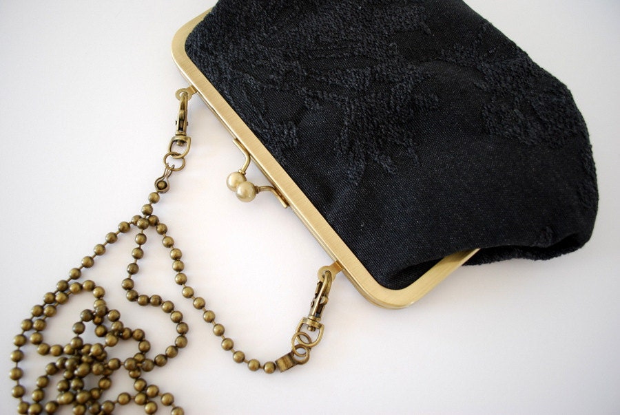 black purse. black bag. woven purse. black kisslock bag. clutch purse. black clutch. evening bag. small purse.