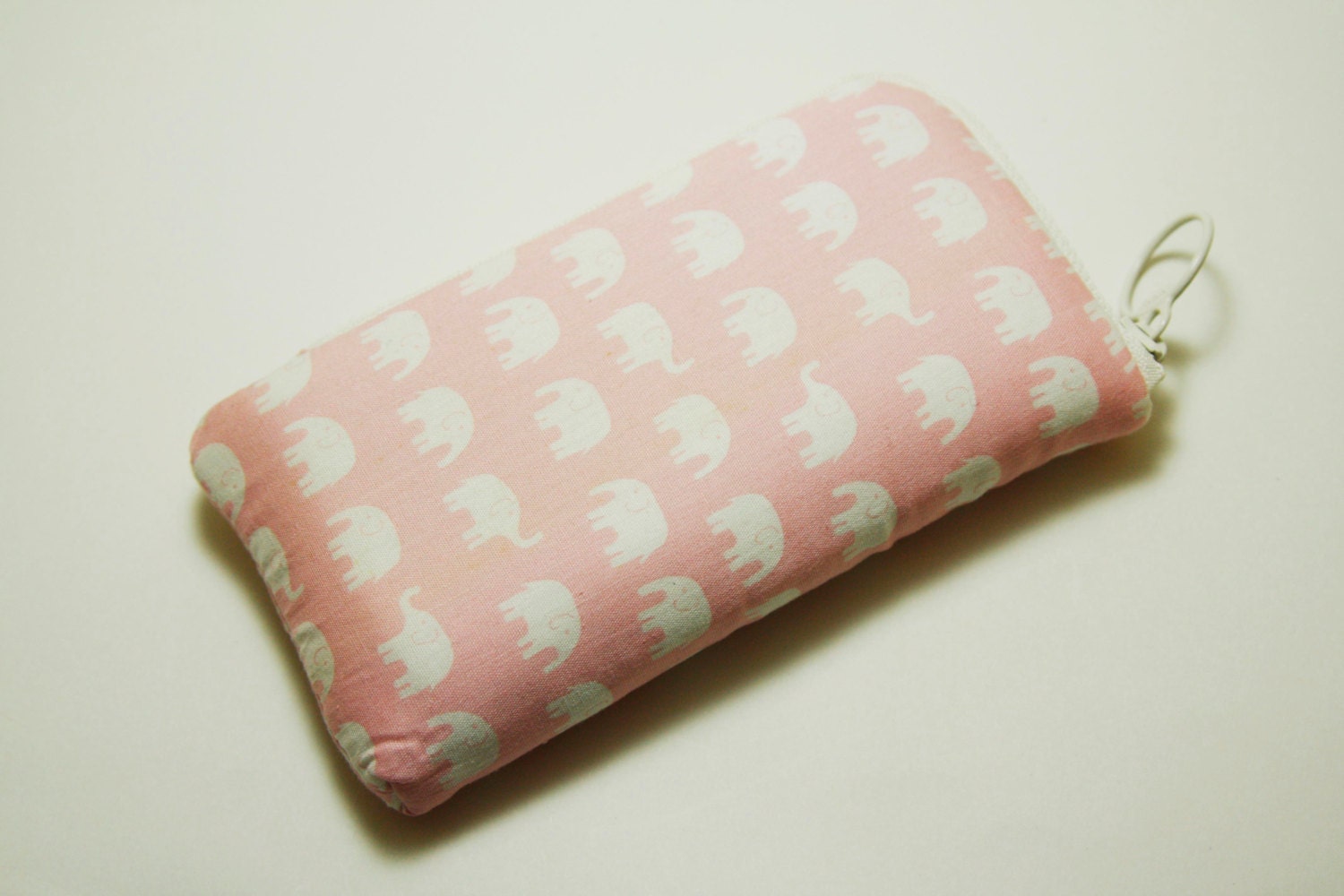 Iphone 5 Case /Sleeve / padded zipper pounch with 2 interior pocket-little pink elephant