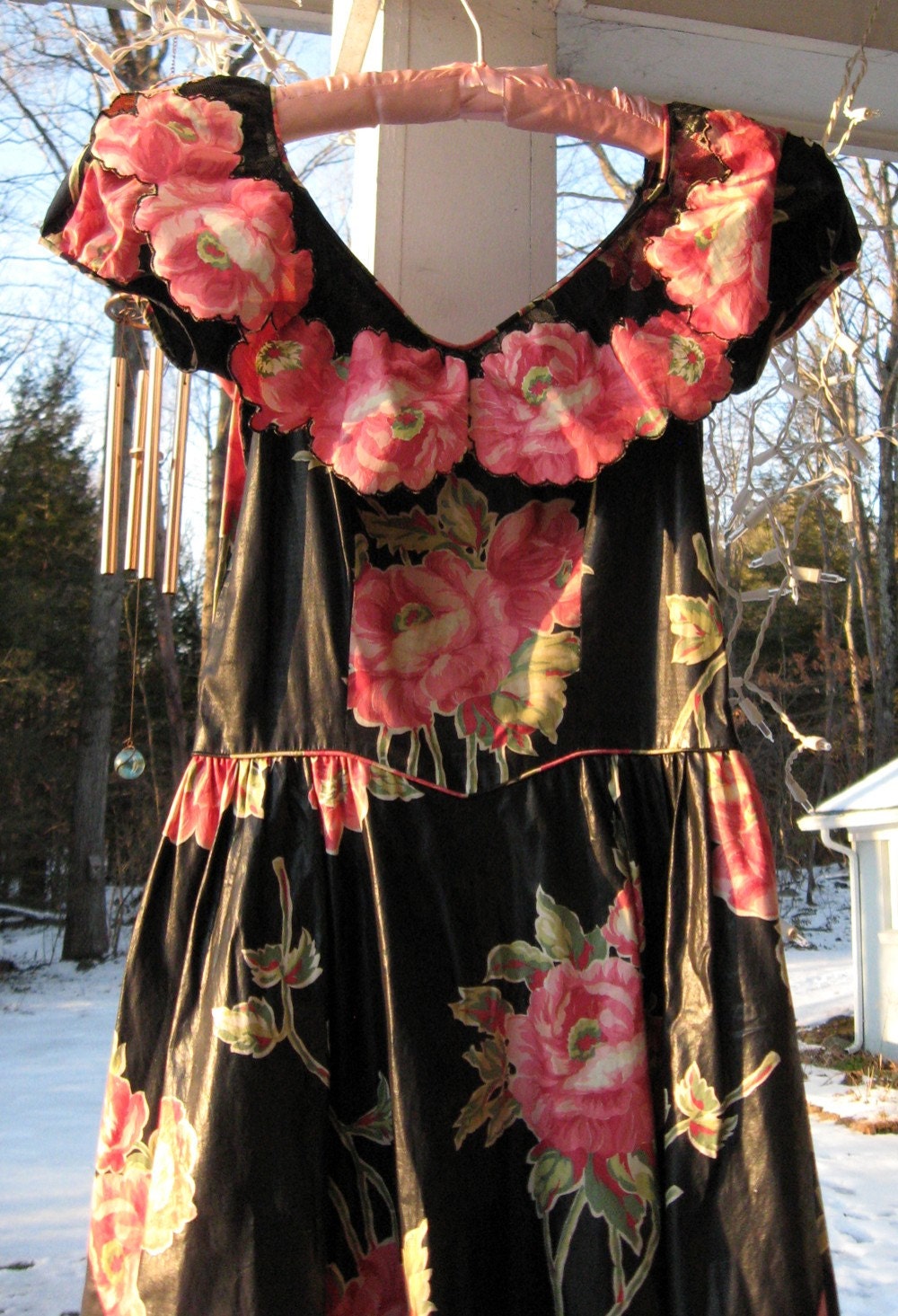 1940's Starlet Style Gown /  Black Chintz with Bold PINK Roses / 40's Sweetheart Neckline