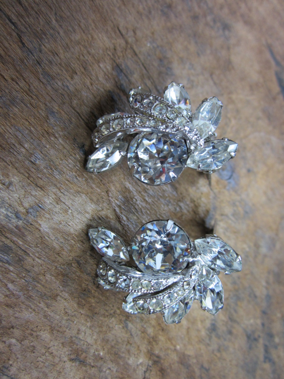 Vintage Rhinestone Weiss Earrings. Stunning Bling Earrings