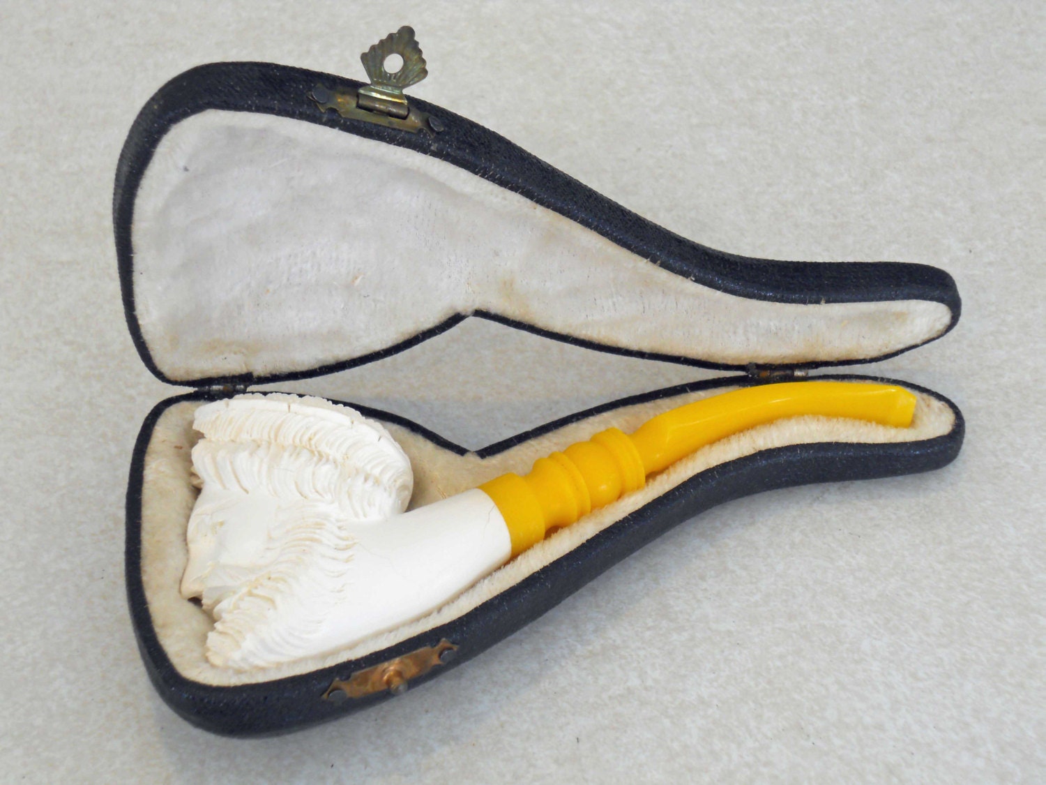 Meerschaum Pipe Hand Carved with Original Case New