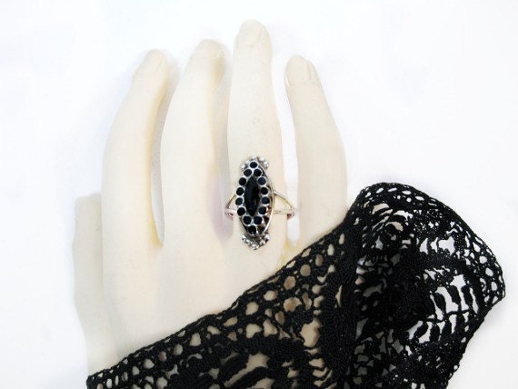 Vintage Black and Silver Ring Size 7 and a Half