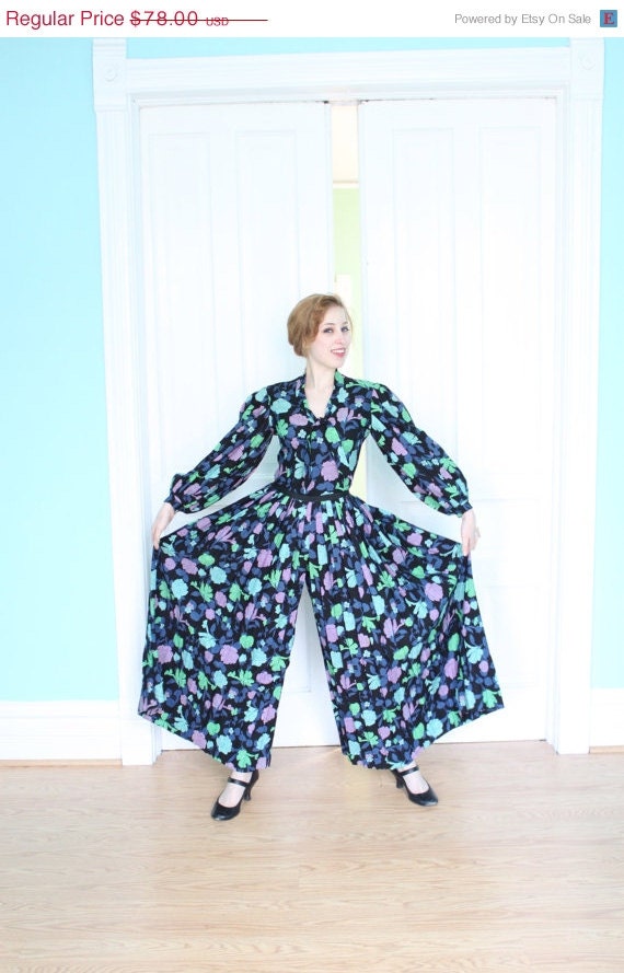 Sale Palazzo Pants Shirt 1970s 1960s  Vintage 70s 60s Wide Leg Pants Floral Small S Medium M