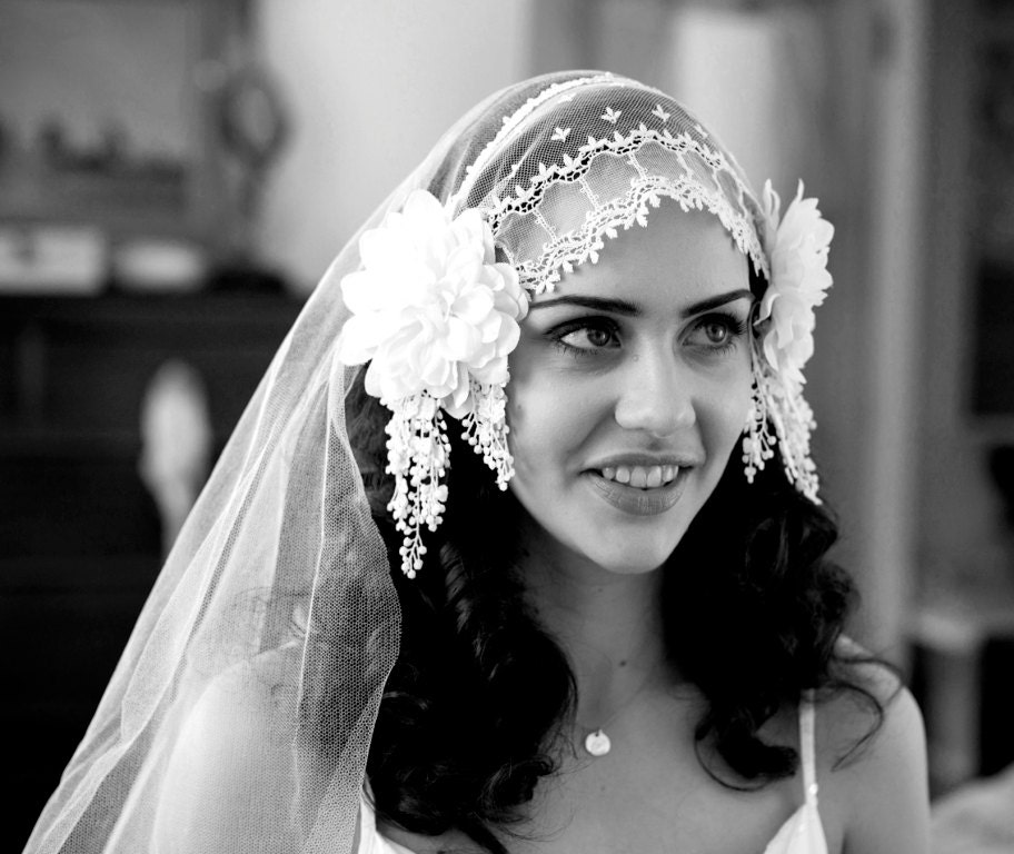 1920s style  Veil with Antique Lace, Juliet cap ,Silk tulle, Bohemian,ivory, Vintage Flapper veil from AgnesHart