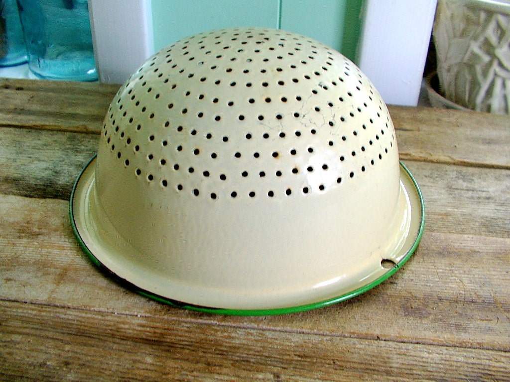 unusual vintage 1950s cream yellow and green trim Round Bottom COLANDER strainer