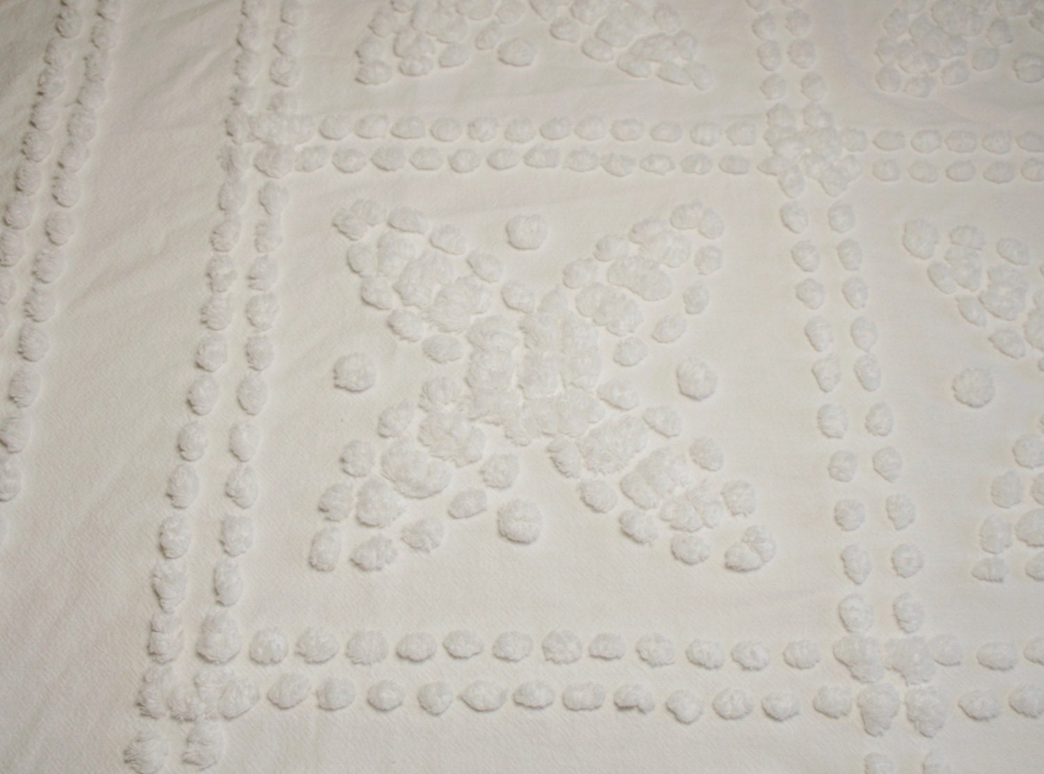 Snow White Popcorn Flowers Cabin Crafts Vintage Chenille Bedspread Fabric - Large Piece with 4 Flower Blocks