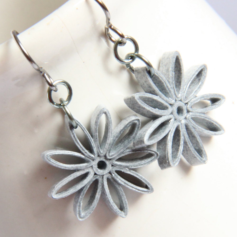 Grey Star Earrings Nine Pointed Paper Quilling bridesmaid gift with Niobium Earring Hooks Eco Friendly Earrings / Artisan Jewelry