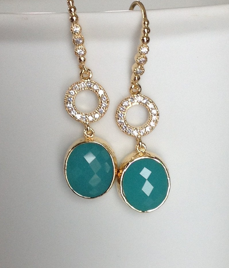 Mint green earrings / Wedding earrings / Dangle Drop earrings / Mint Bridesmaid earrings with swarovski crystals and sapphire glass