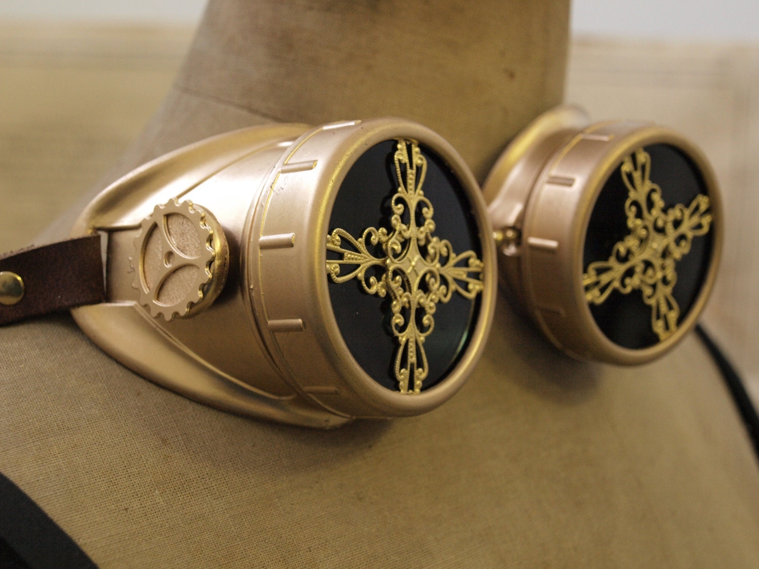 Steampunk golden barroque goggles