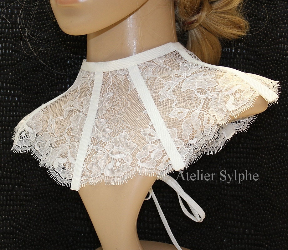 White lace neck corset collar with delicate style,  ribbon, back lacing and zip closure ref j