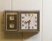 Vinatge Electric Wall Clock / Westclox / Brown / Time 'N Date