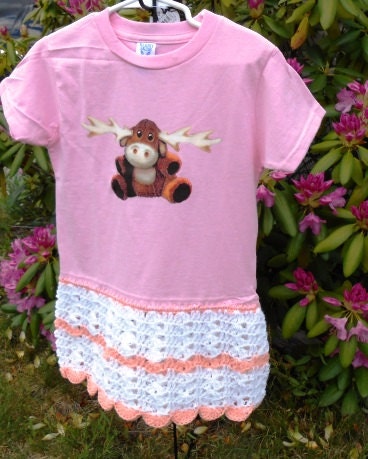 Pretty Maine Moose  T-Shirt Dress Hand Crochet Skirt,  Free Crochet Purse included with purchase