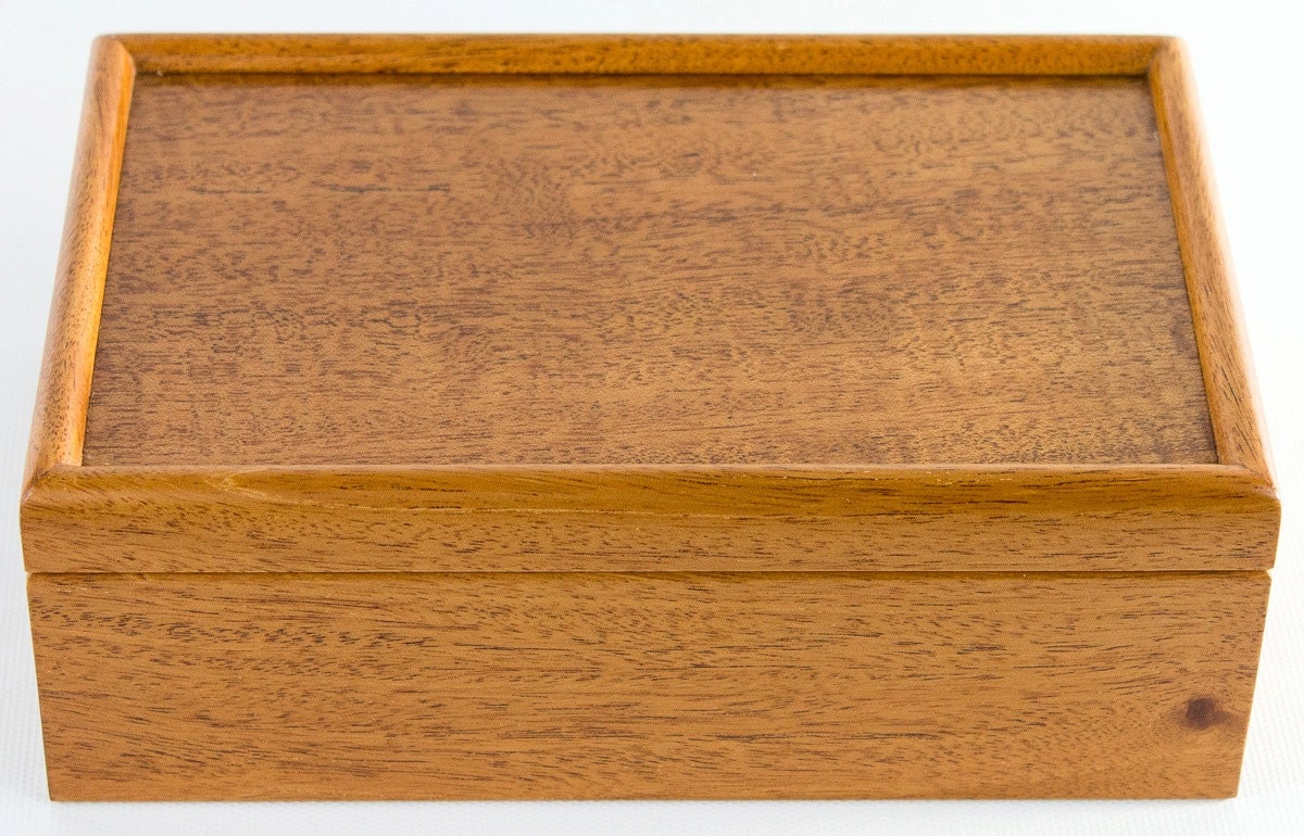 Mahogany and Figured Mahogany Keepsake Box