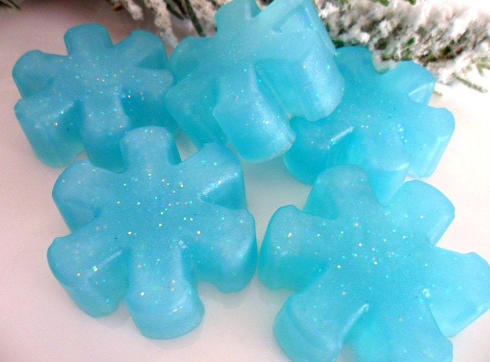 5 SNOWFLAKE SOAP FAVORS - Birthday Party Favor - Bridal Shower Favor - Baby Shower
