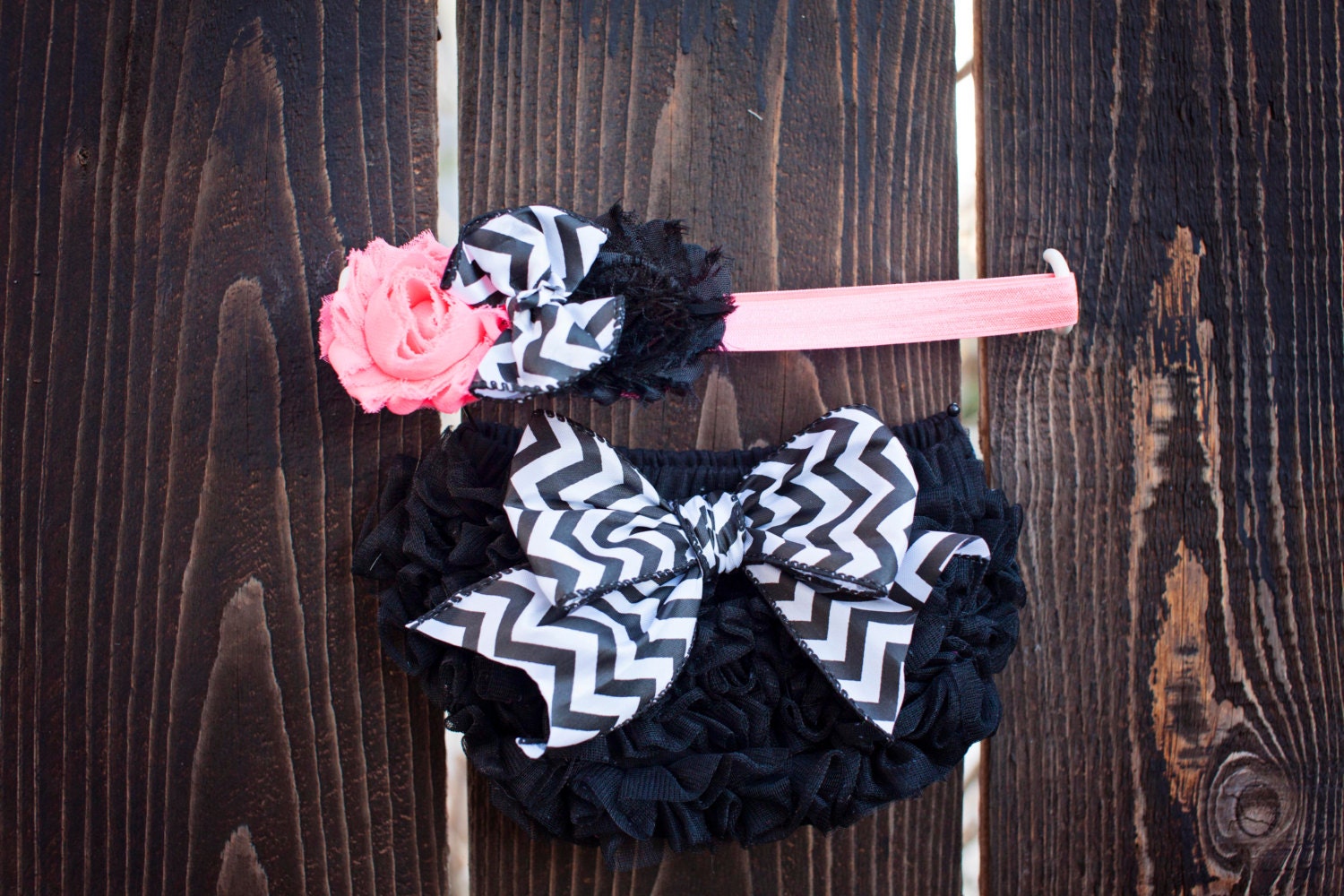 Ruffle bloomer and headband set. Black coral and chevron
