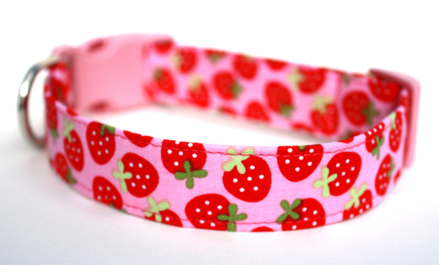Dog Collar - Summer Strawberry - Summer strawberry dog collar in pink and red.