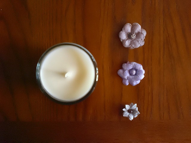 Lily of the Valley Soy Candle - Beautiful spring, summer scent. Floral, highly fragrant, garden, flowers, home decor and great gift
