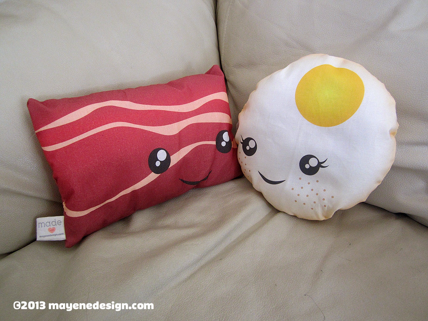 bacon and egg breakfast pillow set