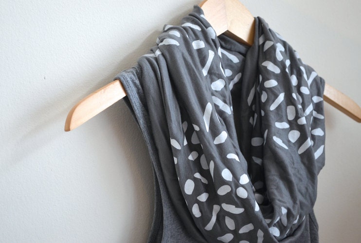 INFINITY SCARF - Screen Printed - White Cross-Diamonds on Gray