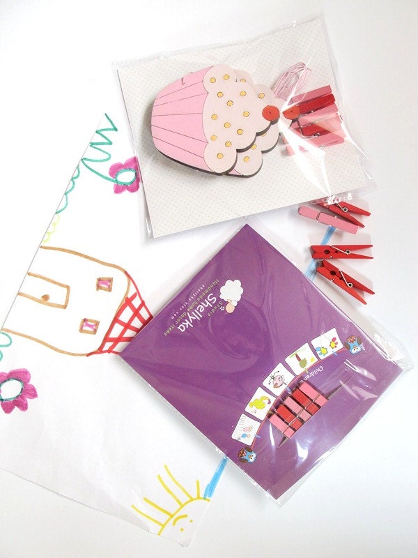 Children's Artwork display hanger- Cupcakes- Pink wall art for girls - kids art hanger, baby shower decoration
