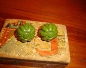 Art Deco 1930's Faultless, Beautiful Deeply Hand CARVED GREEN Flower BAKELITE (Verified) Vintage Earrings