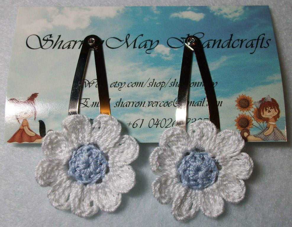 White and Blue Daisy Hair Clips