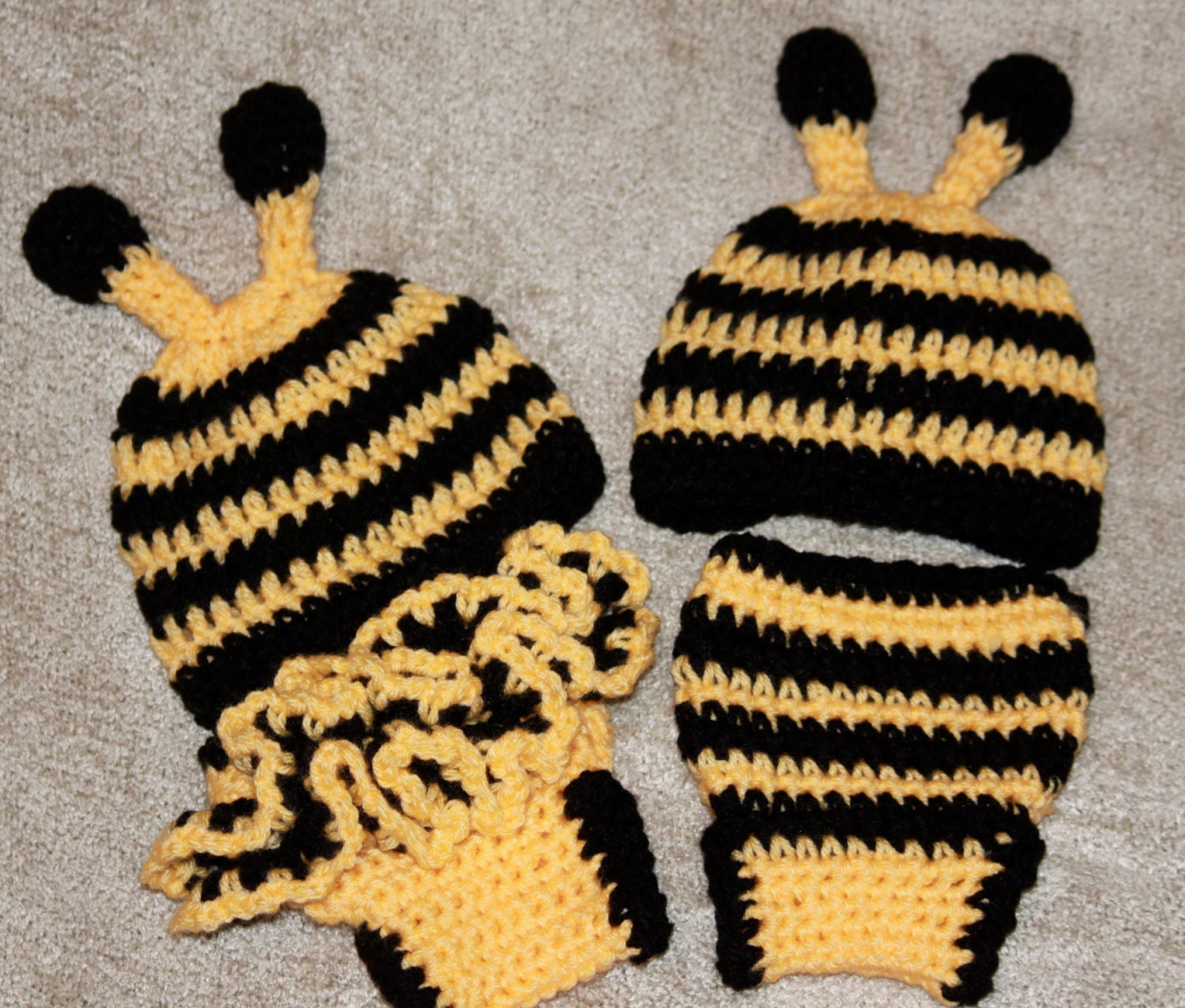 Twin Bumble Bee Hat and Diaper Cover Set, You choose size, Newborn, Infant