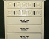Sophisticated Chest of Drawers in Veranda Ivory