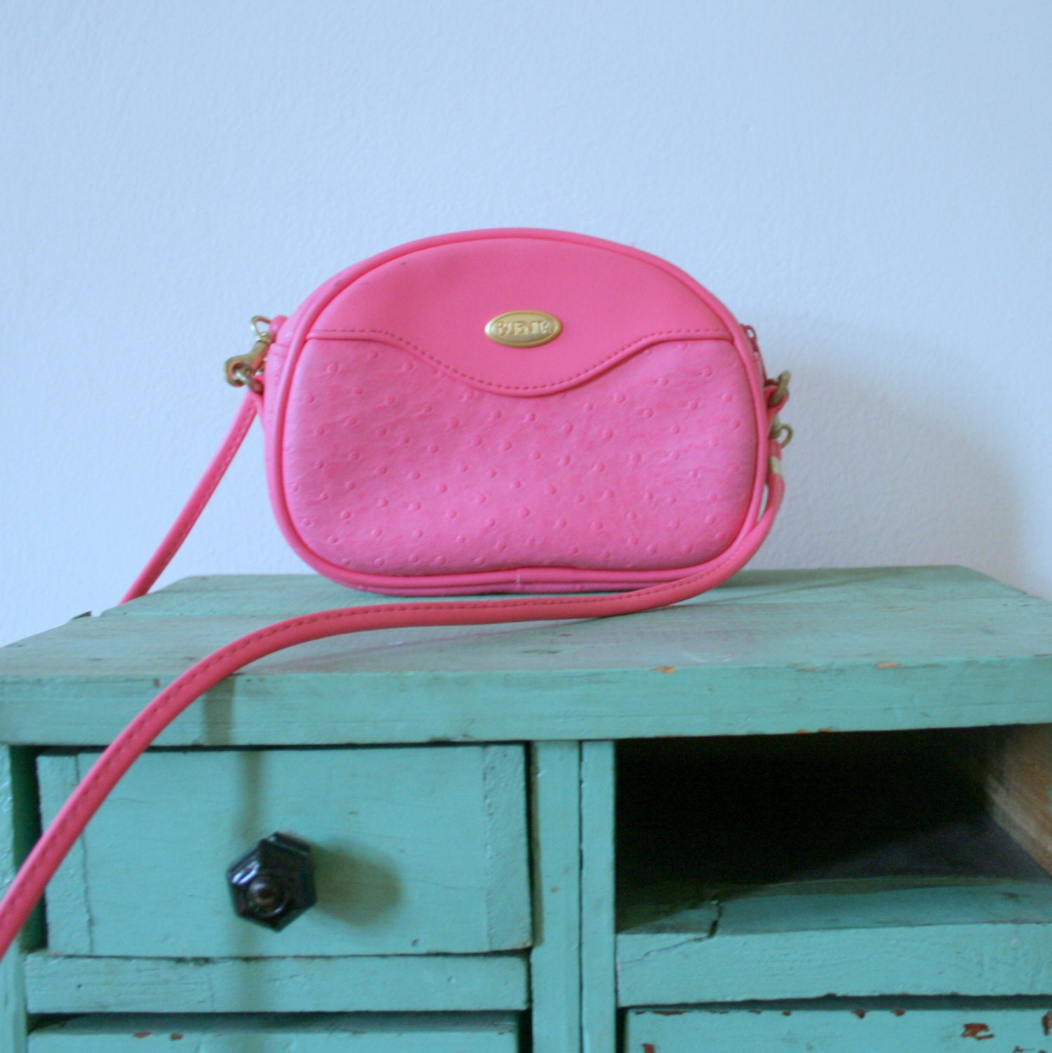 1980s LIPSTICK PINK Shoulder Purse....retro. pink purse. 80s glam. pink. handbag. 80s accessories. retro. urban. boho. hippie