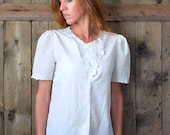 Vintage 70s basic white cut out hippie peasant blouse // women's small medium