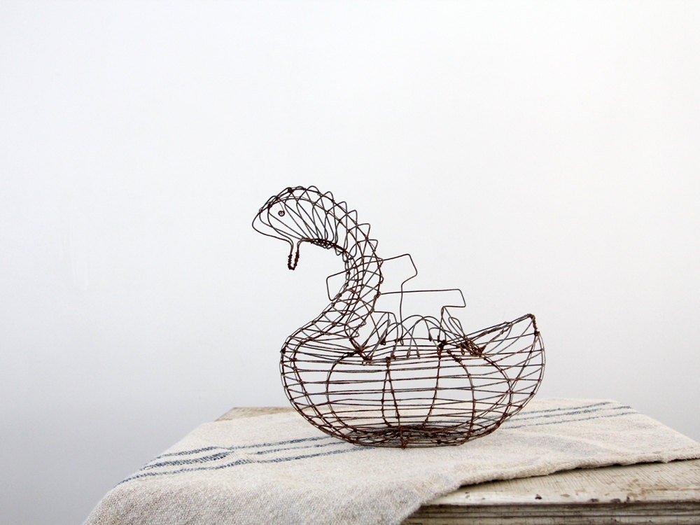 Vintage Wire Basket / Bird Egg Basket