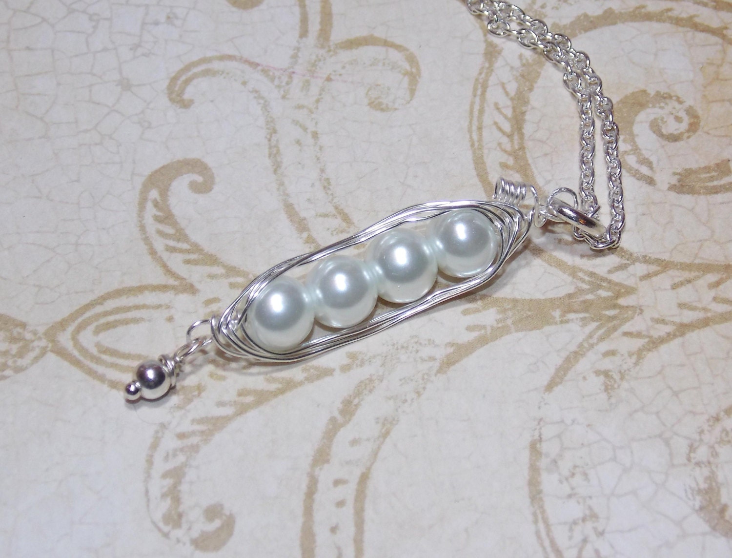 Four Peas in a Pod Silver Necklace for Mom, Mommy, Mother, Grandmother, Sister, Best Friends - Free Shipping