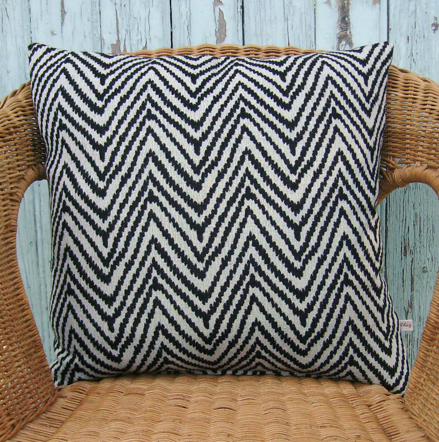 decorative pillow - throw pillow cover - chevron pillow - geometric pillow - zigzag pillow - black and white pillow - 18 inch pillow