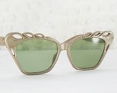50's Cat Eye Sunglasses 1950's Pearl Sunglass Tan Beige Lattice Browline Non Rx Green Lens Willson Eyewear USA