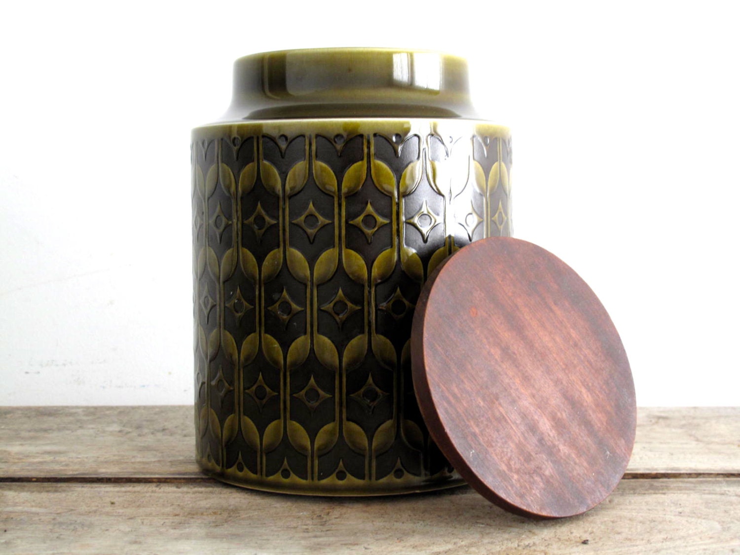 Vintage Ceramic Cookie Jar - Retro Green Ceramic Storage Container - Mid Century Kitchen with a Wood Lid