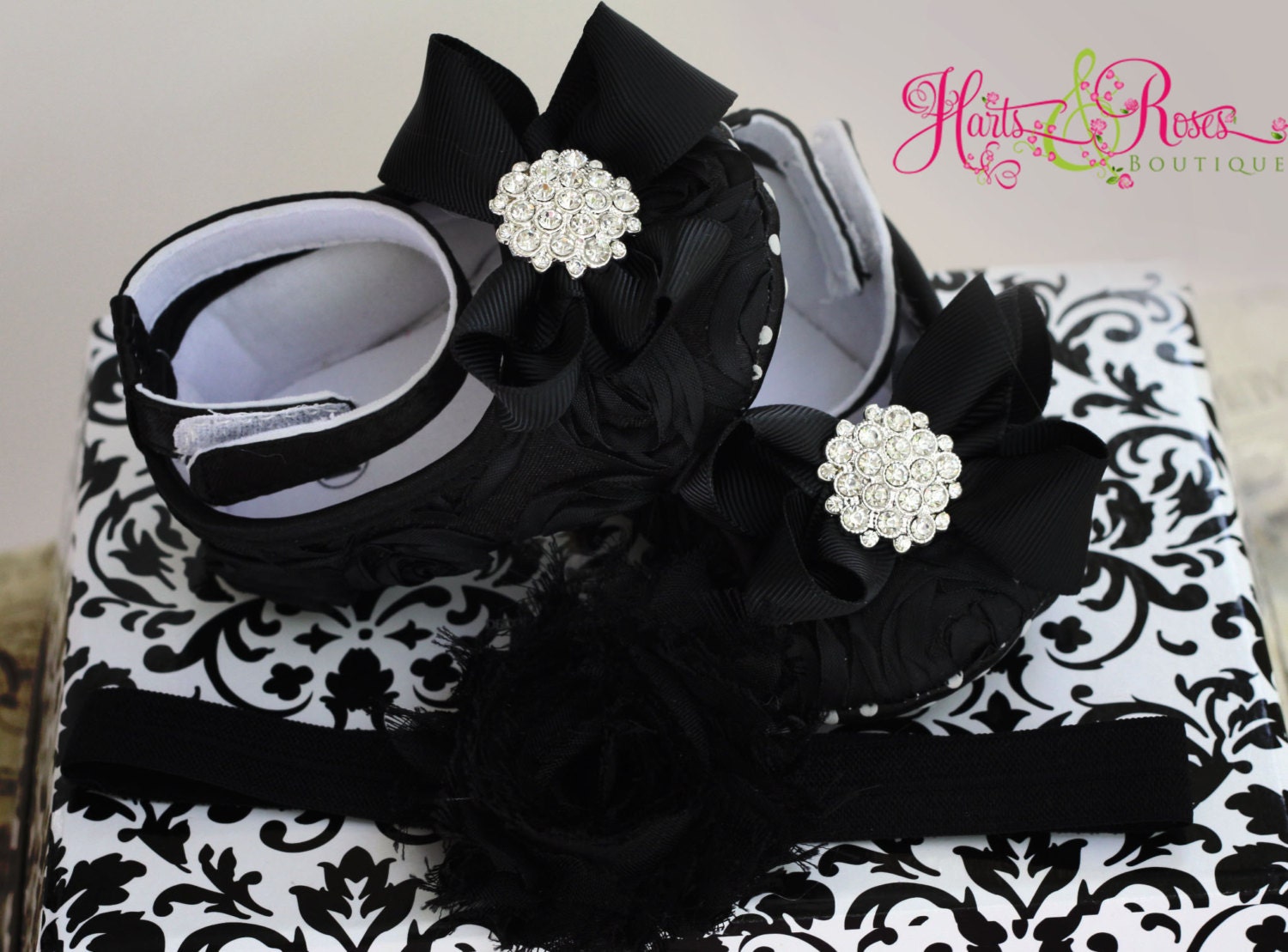 Baby Girl Black Crib Shoes-Baby Booties-Baby Shoes-Baby Shoes and Headband SET-Baby Girl. Crib Shoes.Fancy Shoes