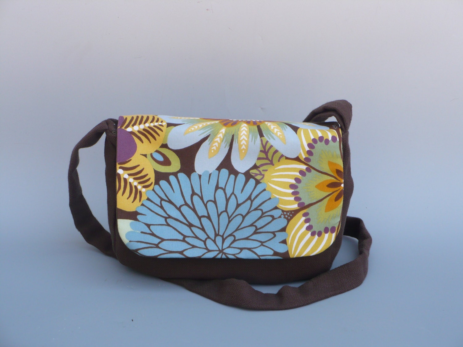Flower print brown messenger bag