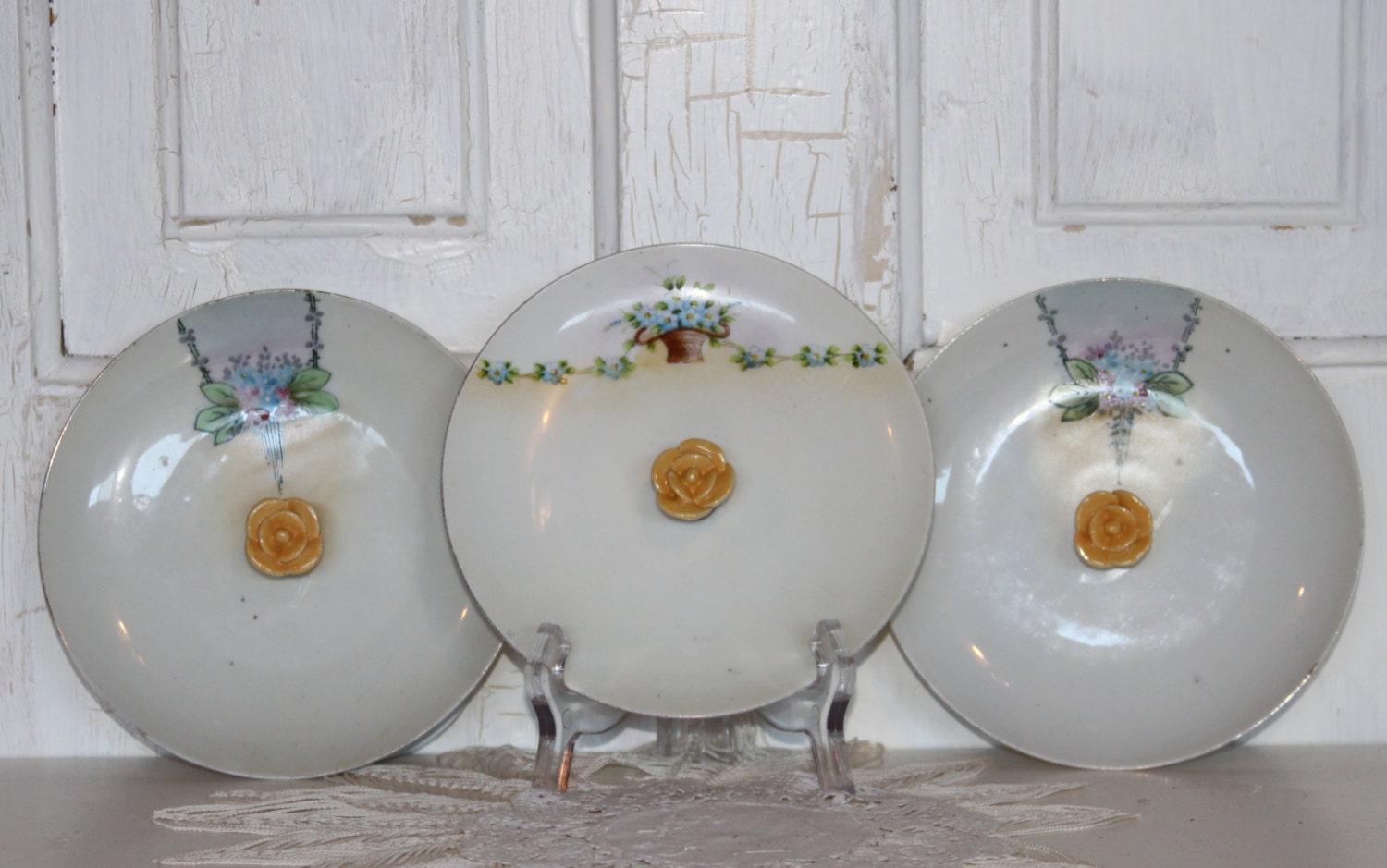 3 Sweet Little Vintage Plates Upcycled To Vintage Plate Hooks...