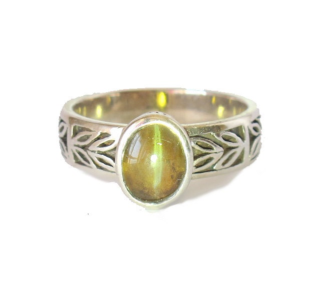 Chrysoberyl Cat's Eye natural Sri Lanka origin, Sterling silver ring, . payment plan is possible   P-500