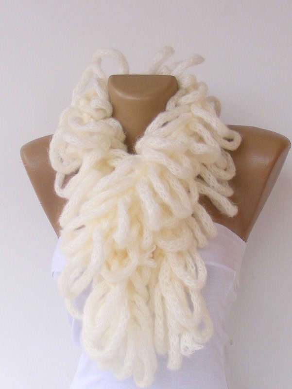 women scarves,knitted fashion accessories, fashion scarves, women scarf, ruffle, ivory, scarf trend, knit scarf, Alize yarn
