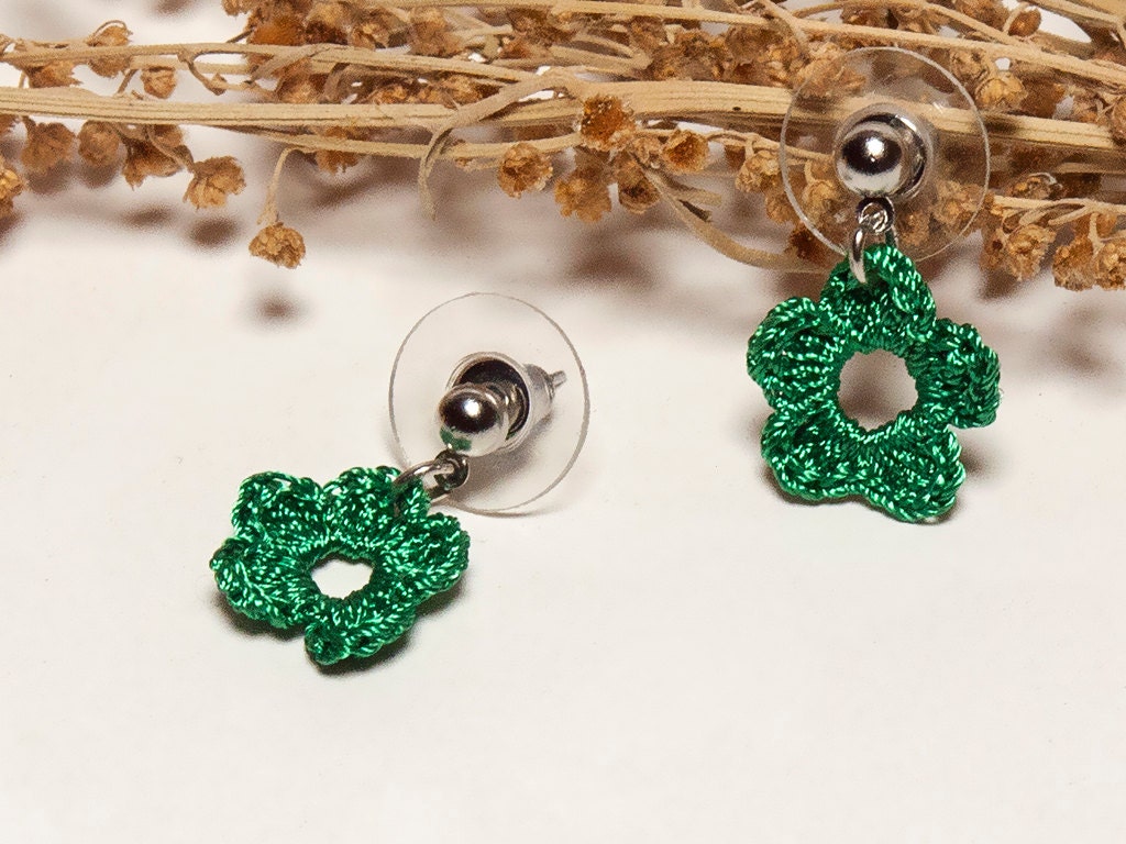 Crochet Little Flower Studs Earrings in Emerald Green Hippie Boho Gypsy Style Jewelry