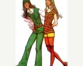 SALE Vintage 1970s Sewing Pattern Women's Pullover Top, Flare Leg Pants and Short Shorts Bust 34 Simplicity 9717
