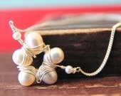 Pearl Flower Necklace/Mothers Day Gift Ideas/Gifts for Mom/Pearl Flower Necklace Gift Ideas