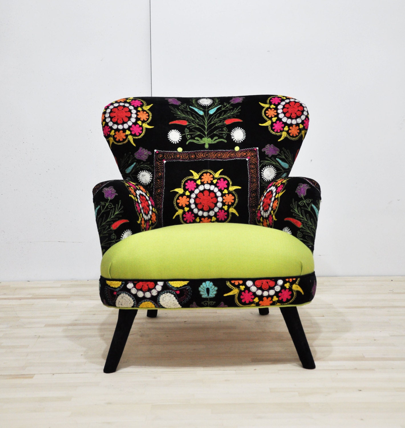 Suzani armchair - neon green