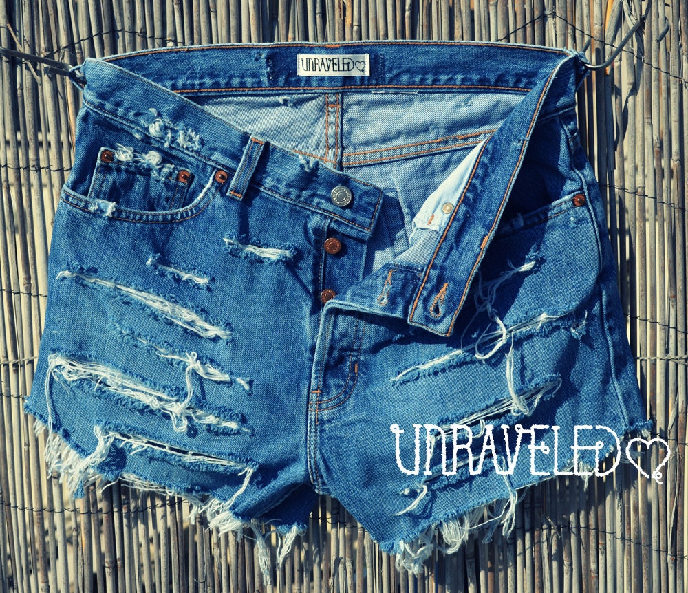 Distressed High Waisted Shorts (MEDIUM-LARGE)