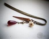 Vampire Slayer Stake Bookmark with Garlic and Cross.  Buffy Librarian Chic. Vampire Jewelry.  Mister Pointy