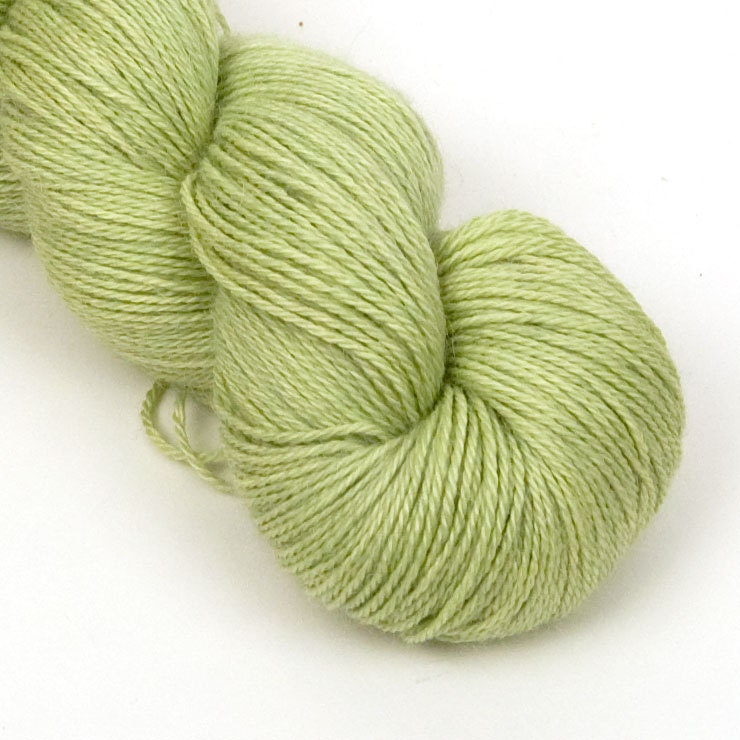 Cloud Fingering Yarn in Limette Dark