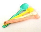 Pastel Measure Spoon Set - Pink Turquoise Yellow Vintage Plastic