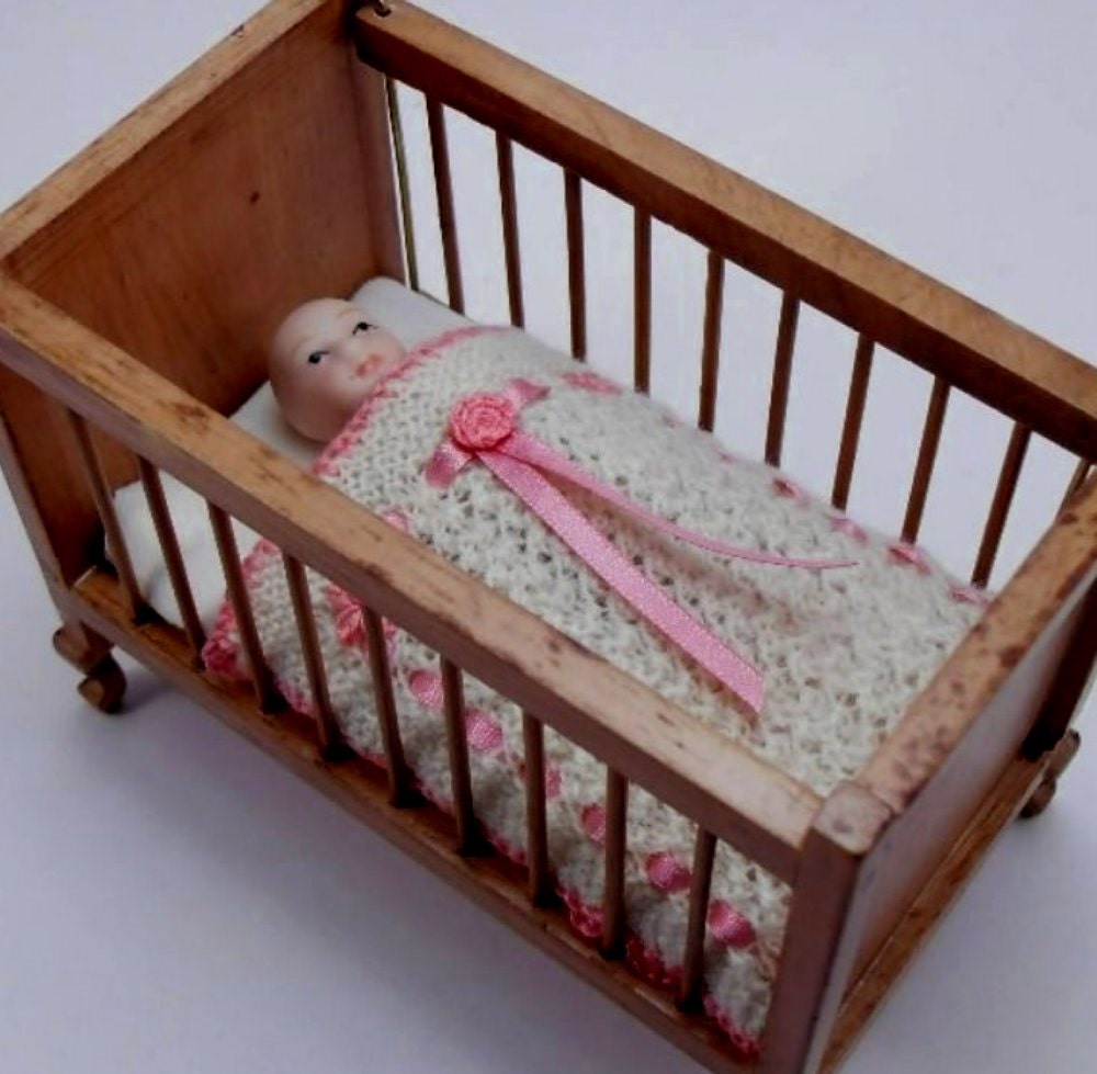 1:12 scale Dollhouse Miniature Nursery Cot Blanket Hand Knit with Pure Lamb's Wool - Deep Pink trim