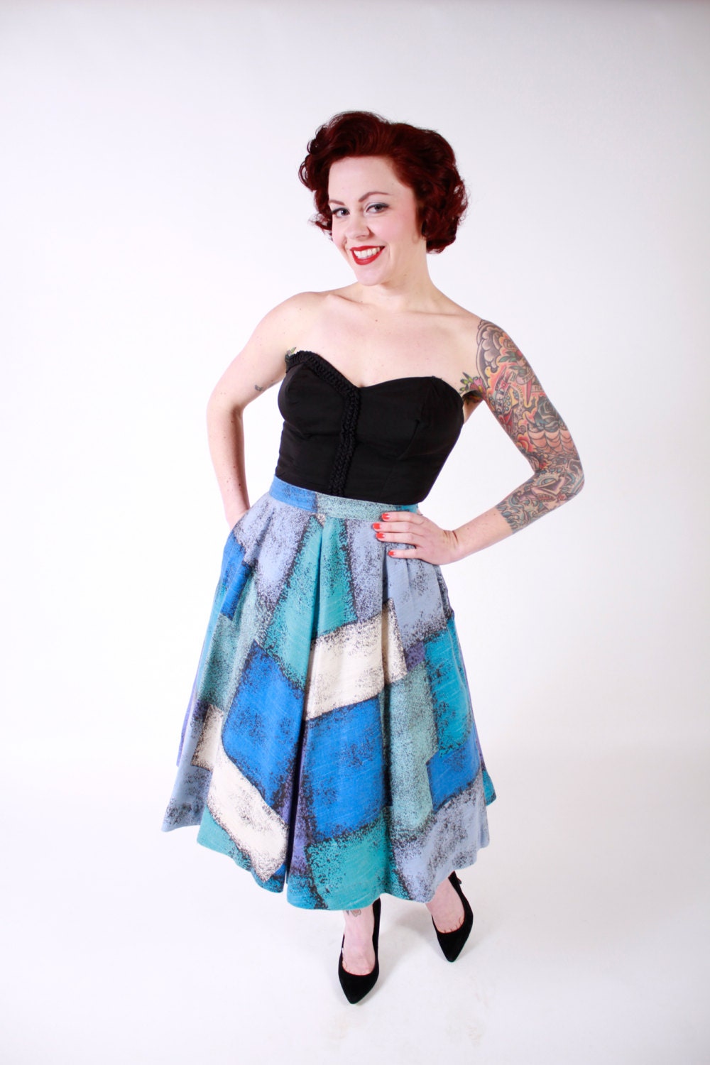 1950s Vintage Skirt...Spring Fashion Turquoise Blue Mid Century Print 50s Full Skirt Size Medium